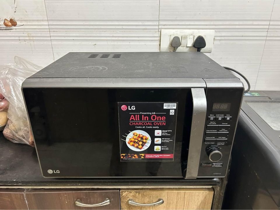 01. LG 28 L Convection Microwave Oven (MC2887BFUM)