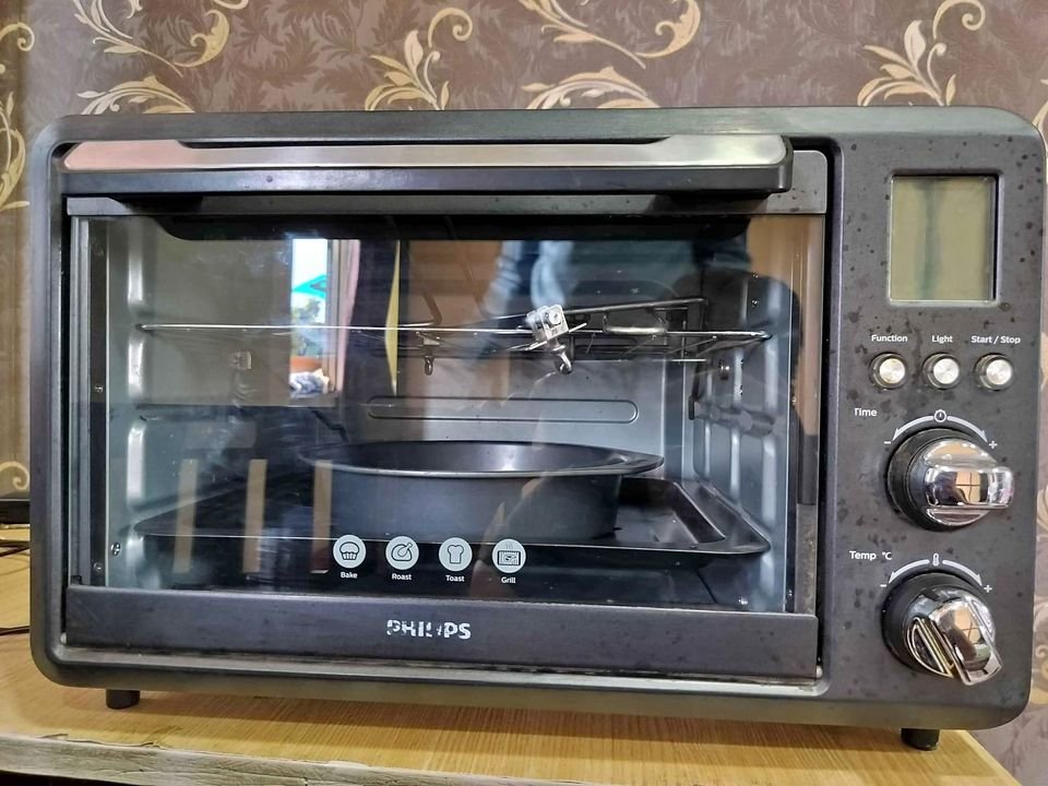 02. Philips HD6975/00 Digital Oven Toaster Grill