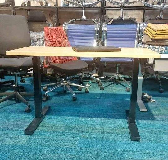 05. ERGOMATE manual height adjustable Retractable Desk